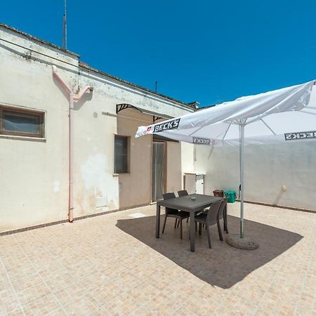 Casa Vacanze Petra Squinzano Exterior foto